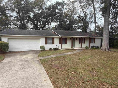 Photo of 2033 Doomar Drive, Tallahassee, FL 32308 (MLS # 394925)