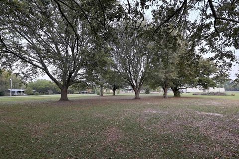 Tiny photo for 2222 Dothan Road #(6.902 Acres), Bainbridge, GA 39817 (MLS # 397842)