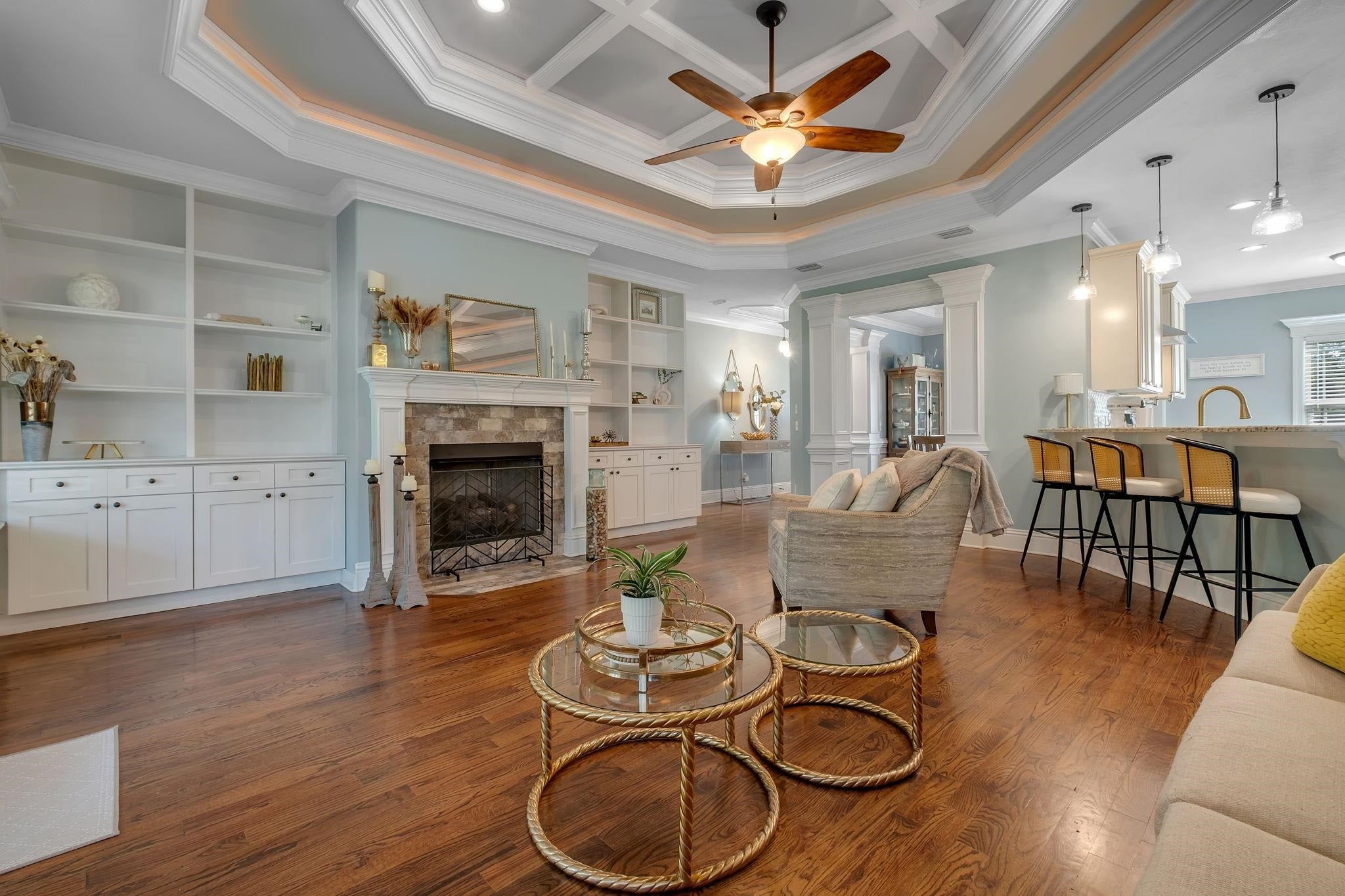 617 PARKSIDE Circle