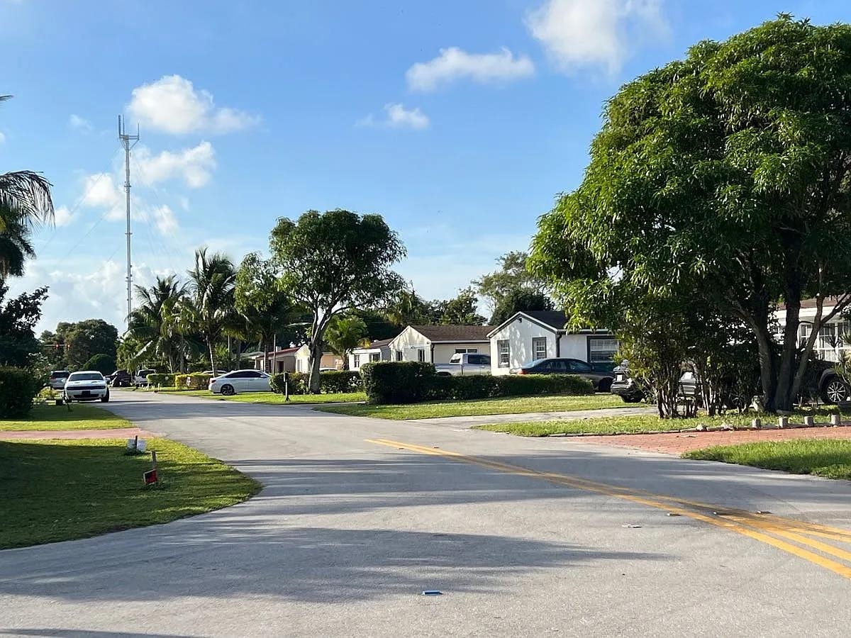 2902 SW 67th Terrace