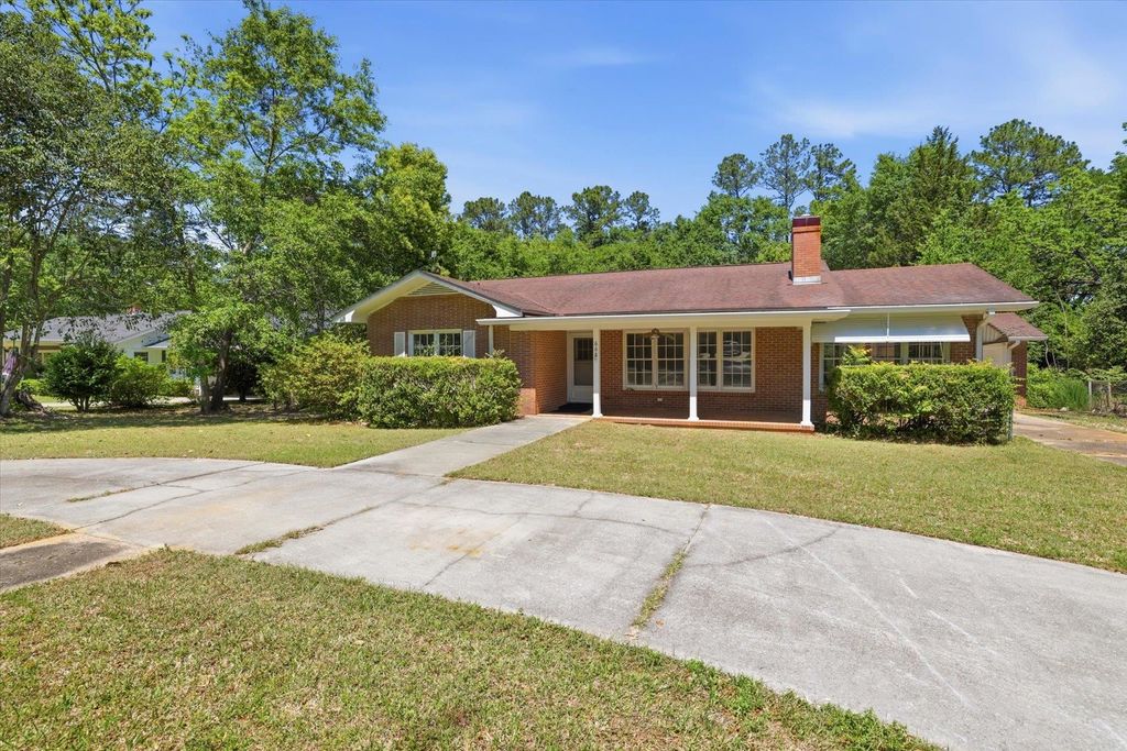 Photo of 608 E 8Th Avenue, Havana, FL 32333 (MLS # 399036)