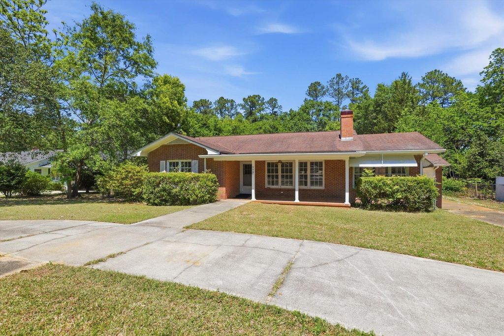 Photo of 608 E 8Th Avenue, Havana, FL 32333 (MLS # 399036)
