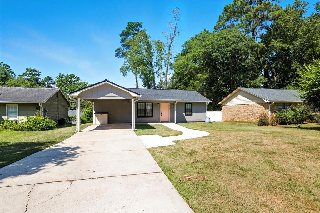 Photo of 160 Dawn Lauren Lane, Tallahassee, FL 32301 (MLS # 391189)