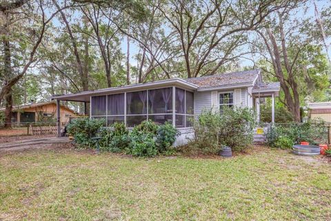 Tiny photo for 24343 Lanier Street, Tallahassee, FL 32310 (MLS # 392443)