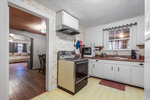 Tiny photo for 24343 Lanier Street, Tallahassee, FL 32310 (MLS # 392443)