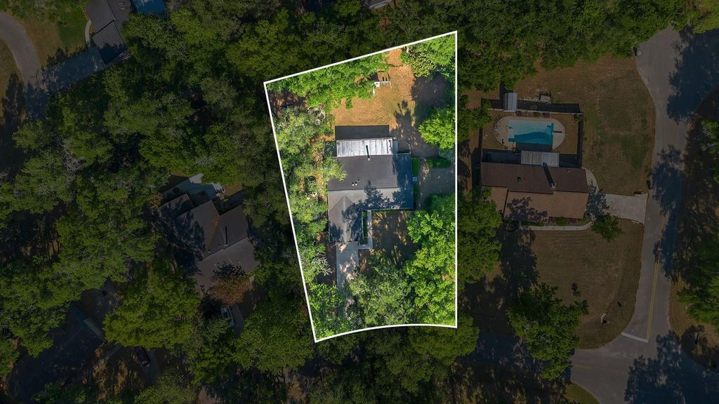 Photo of 4531 CAMDEN Road, Tallahassee, FL 32303 (MLS # 399213)