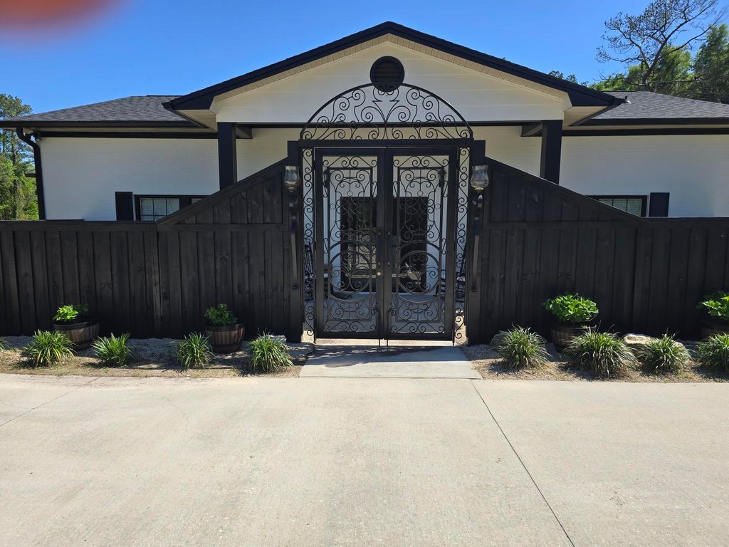 Photo of 5902 Shady Rest Road Rd, Havana, FL 32333 (MLS # 393254)