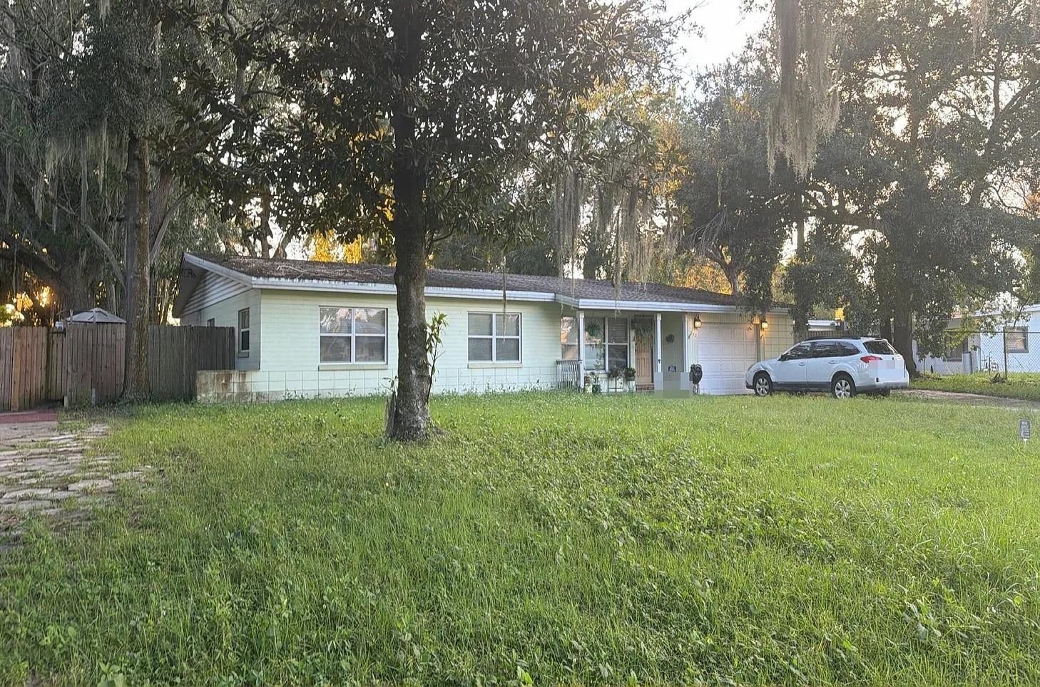 552 Ross Place