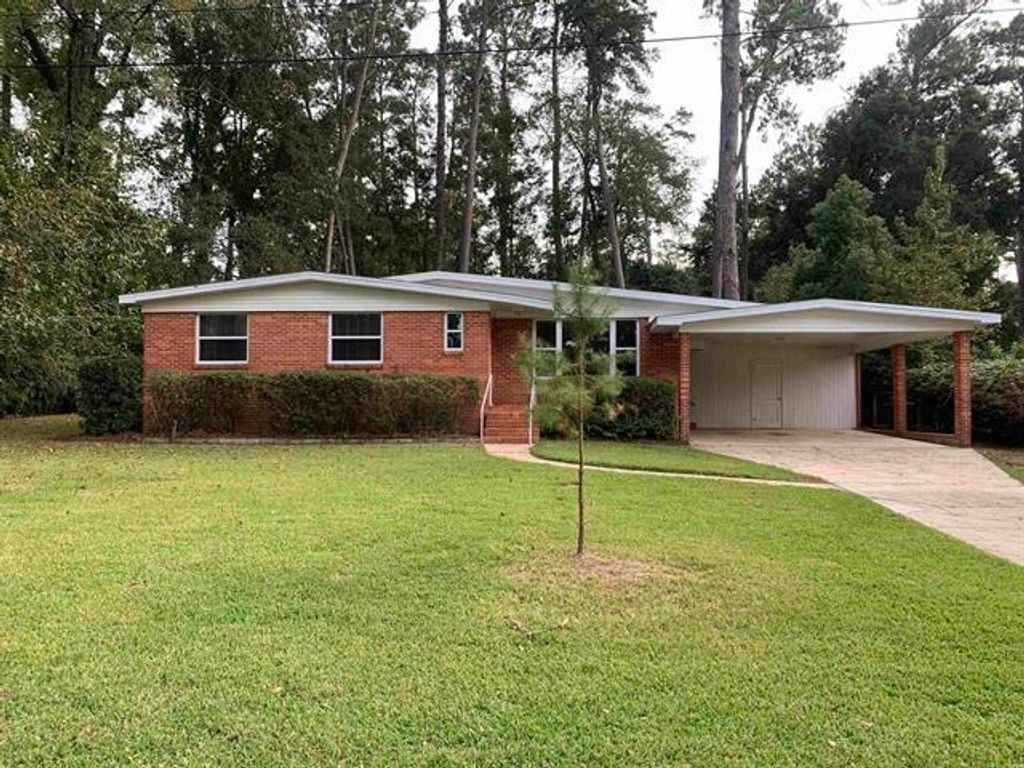 Photo of 1915 SUNSET LANE Ln, Tallahassee, FL 32303 (MLS # 391545)