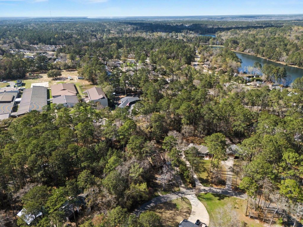 Photo of 3373 BARROW HILL TRL Trl, Tallahassee, FL 32312 (MLS # 397109)