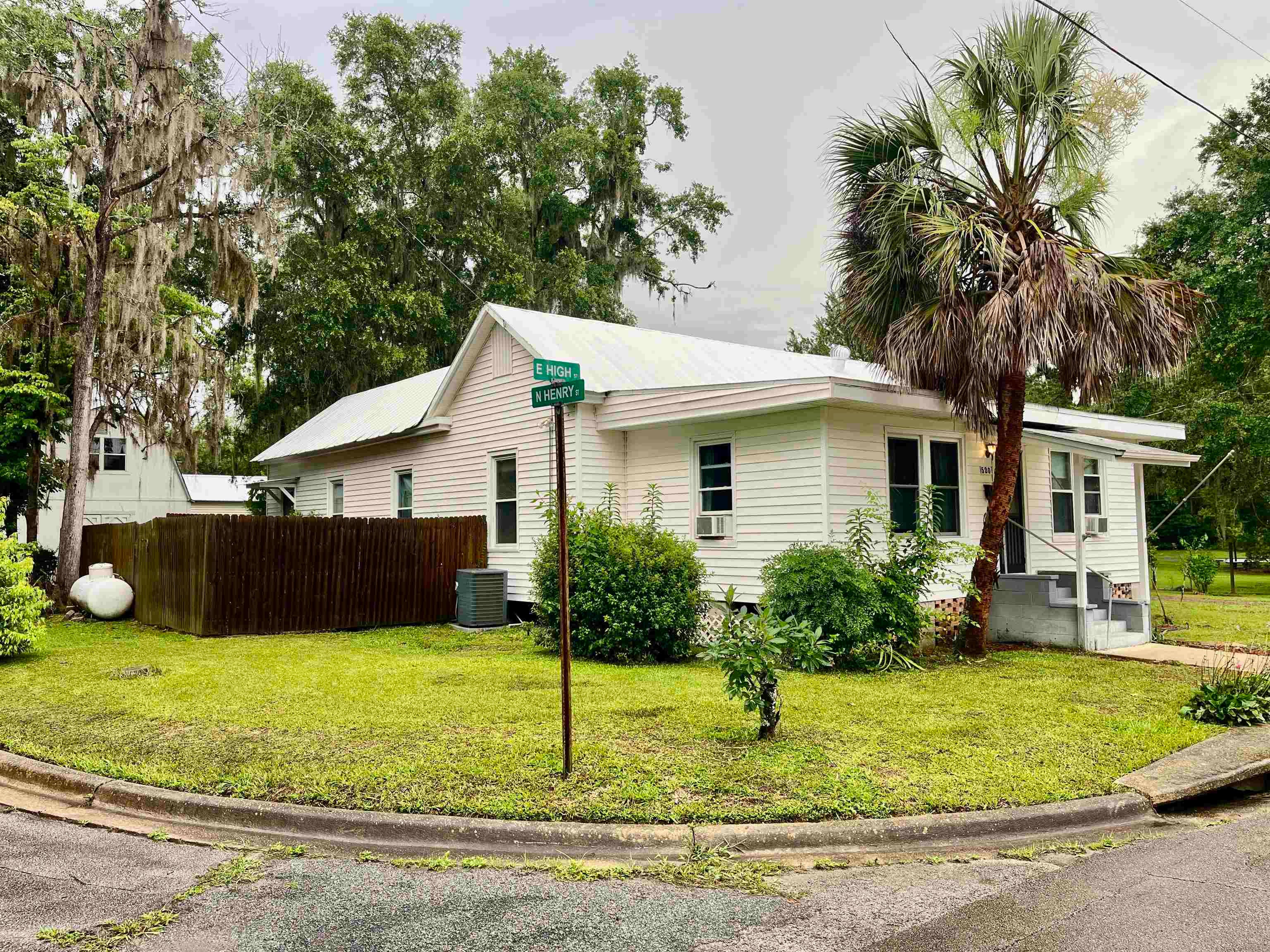 520 E High Street