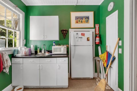 Tiny photo for 231 E 5Th Avenue, Tallahassee, FL 32303 (MLS # 400562)