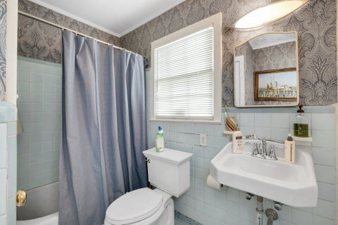 Tiny photo for 231 E 5Th Avenue, Tallahassee, FL 32303 (MLS # 400562)