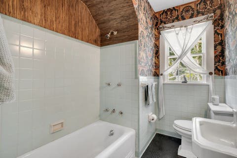 Tiny photo for 231 E 5Th Avenue, Tallahassee, FL 32303 (MLS # 400562)