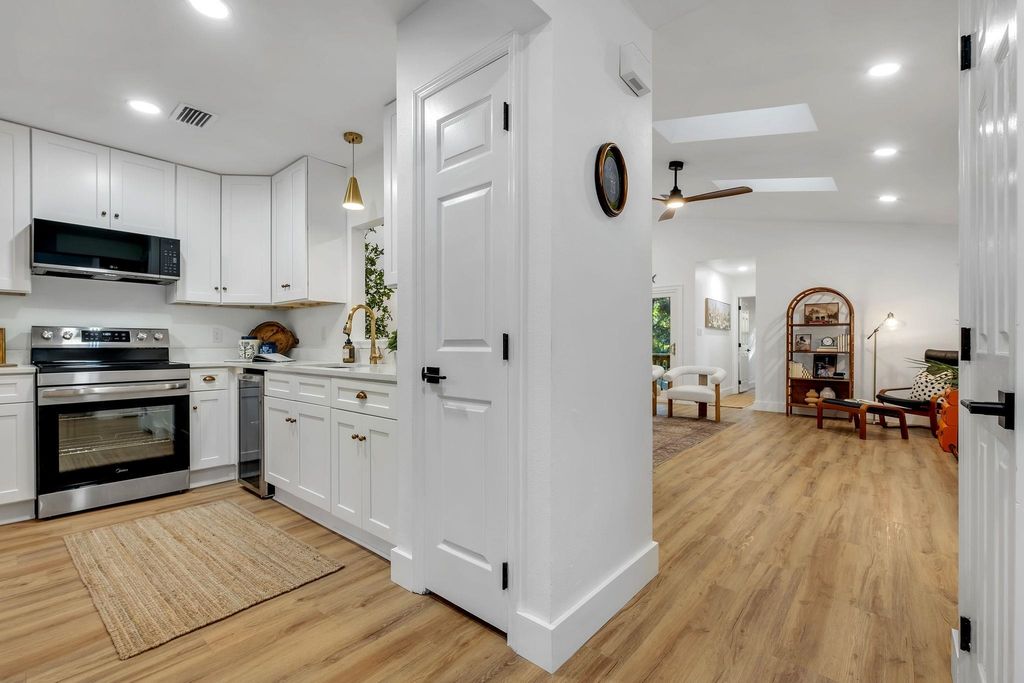 Photo of 1693 Silverwood Drive, Tallahassee, FL 32301 (MLS # 393496)