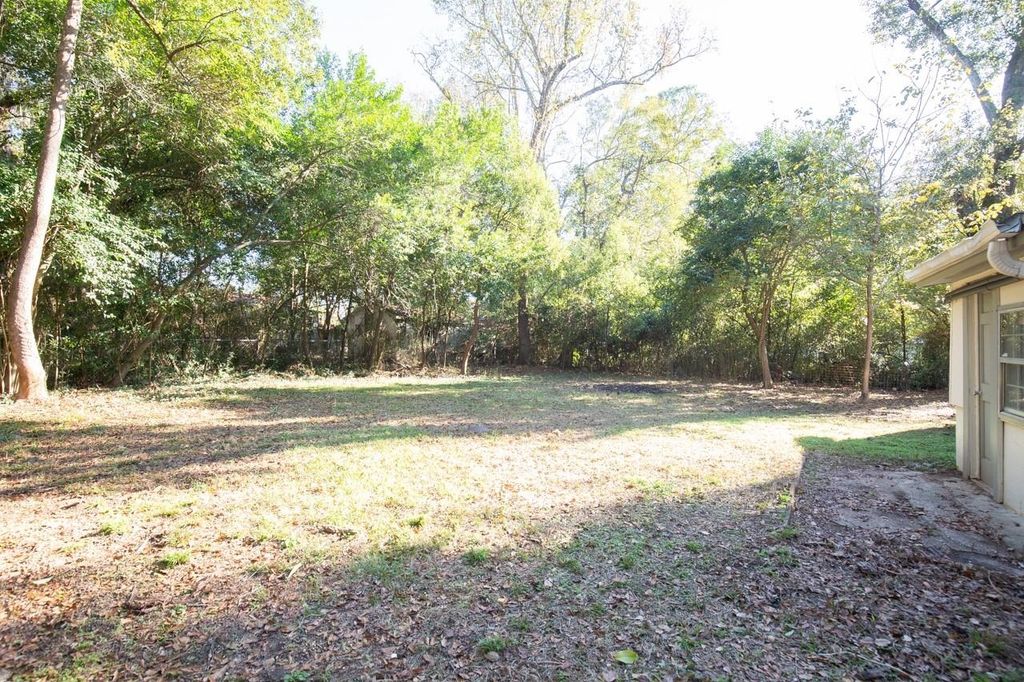 Photo of 135 Columbia Drive, Tallahassee, FL 32304 (MLS # 391742)