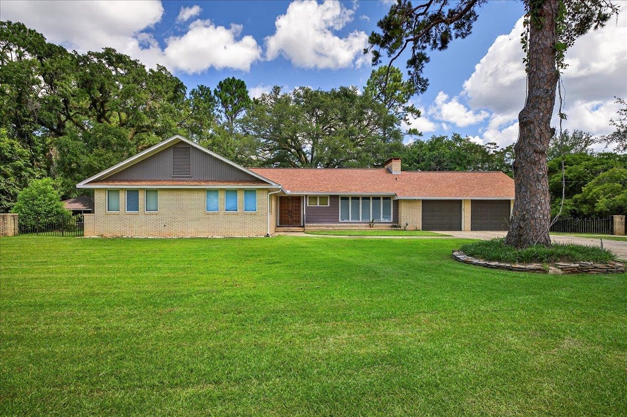 1206 Sarasota Drive