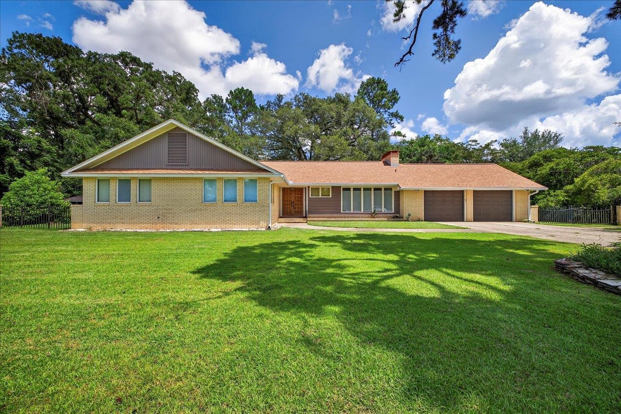 1206 Sarasota Drive
