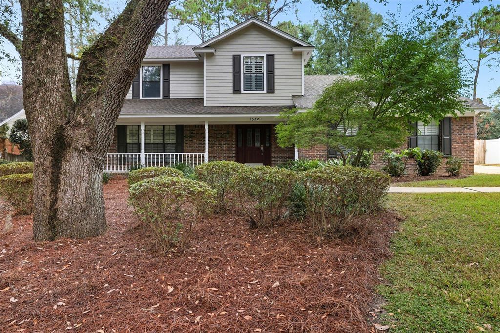 Photo of 1632 Chadwick Way, Tallahassee, FL 32312 (MLS # 391908)