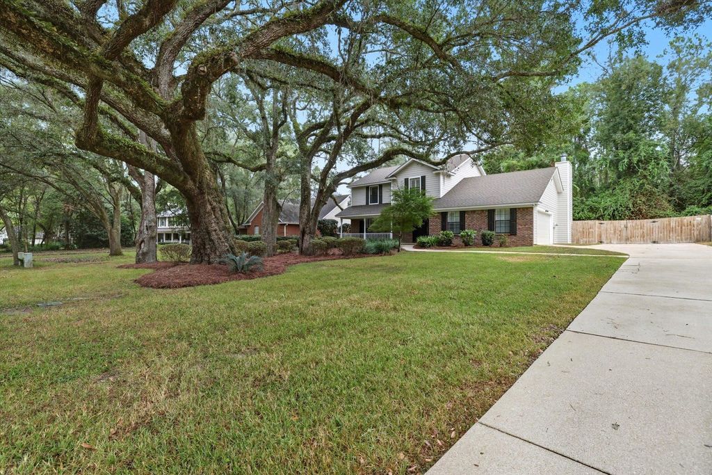 Photo of 1632 Chadwick Way, Tallahassee, FL 32312 (MLS # 391908)