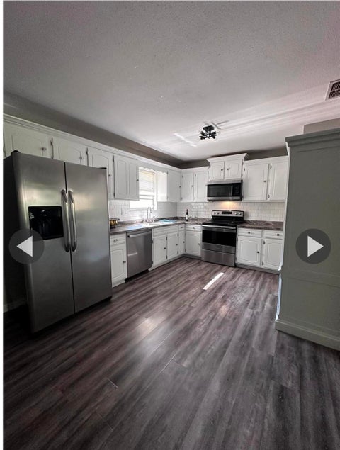 Tiny photo for 1110 Cuerno Street, Tallahassee, FL 32304 (MLS # 402457)