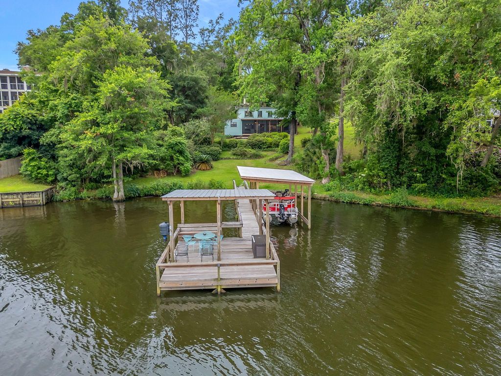 Photo of 1829 COLLINS LANDING Road, Tallahassee, FL 32310 (MLS # 400491)