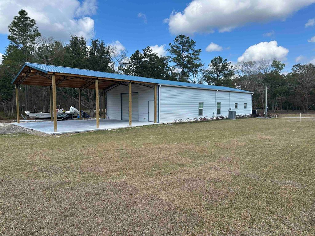 Photo of 605 Floyd Gray Road, Crawfordville, FL 32327 (MLS # 396734)