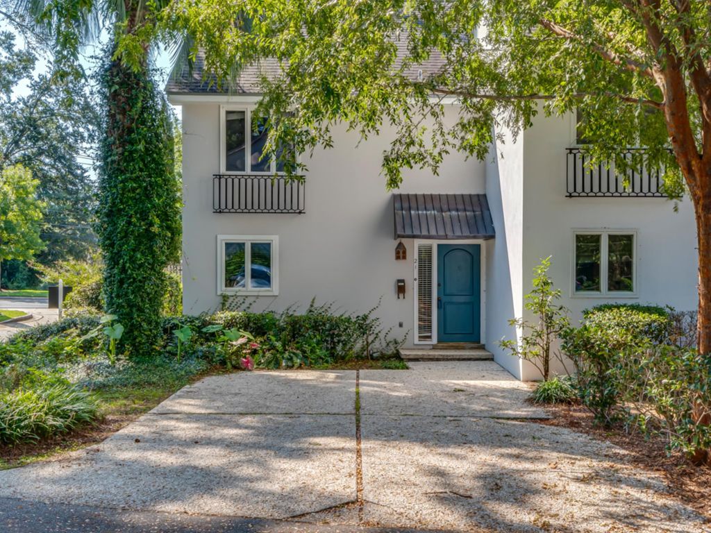 Photo of 1904 Miccosukee Road #21, Tallahassee, FL 32308 (MLS # 384361)