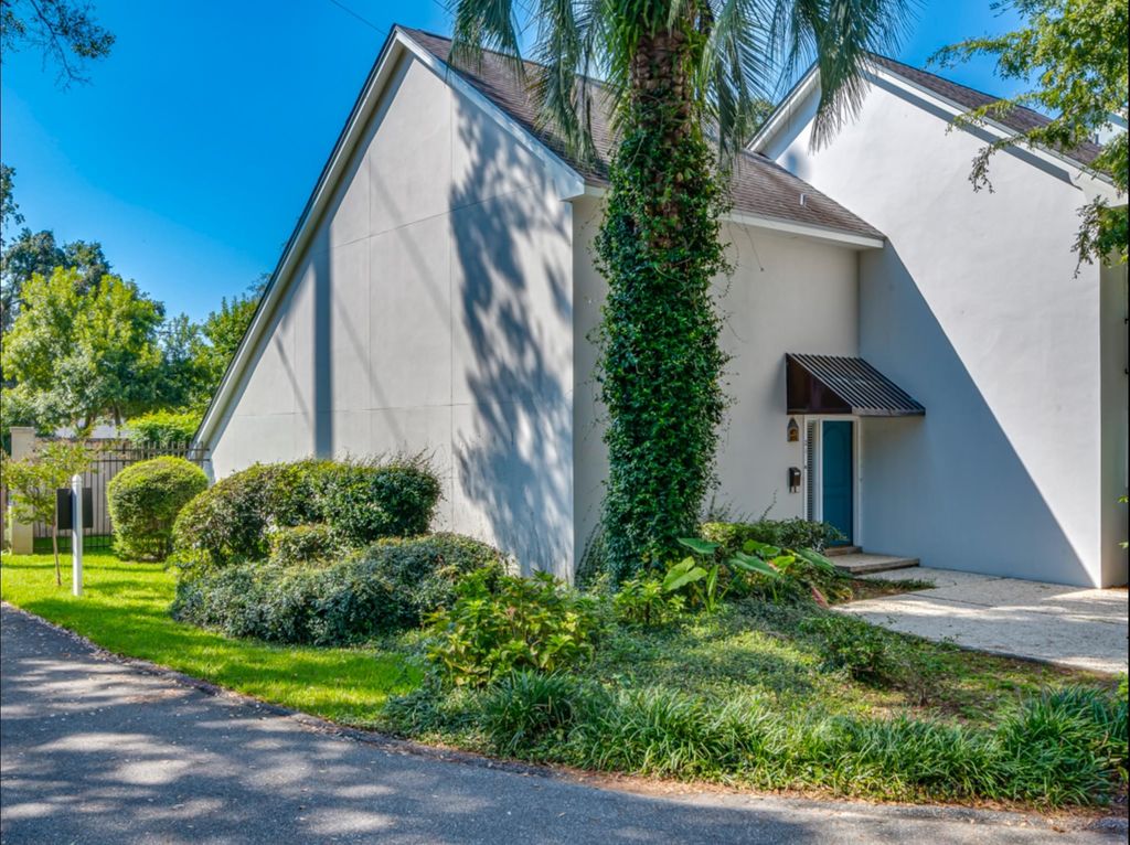 Photo of 1904 Miccosukee Road #21, Tallahassee, FL 32308 (MLS # 384361)