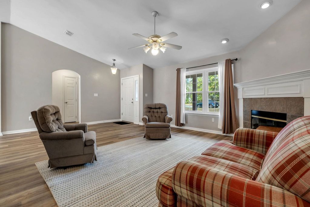 Photo of 117 Shadow Oak Circle, Crawfordville, FL 32327 (MLS # 394384)