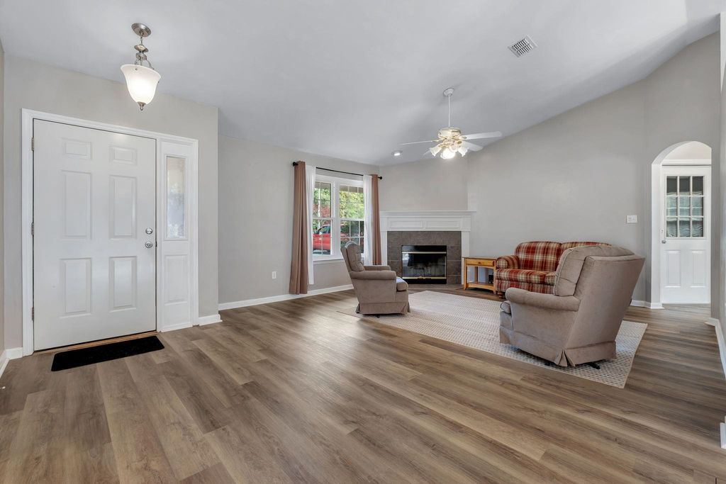 Photo of 117 Shadow Oak Circle, Crawfordville, FL 32327 (MLS # 394384)