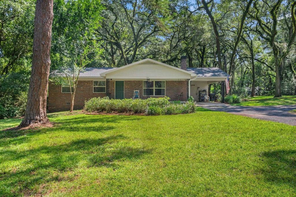 Photo of 1321 High Rd Rd, Tallahassee, FL 32304 (MLS # 390384)