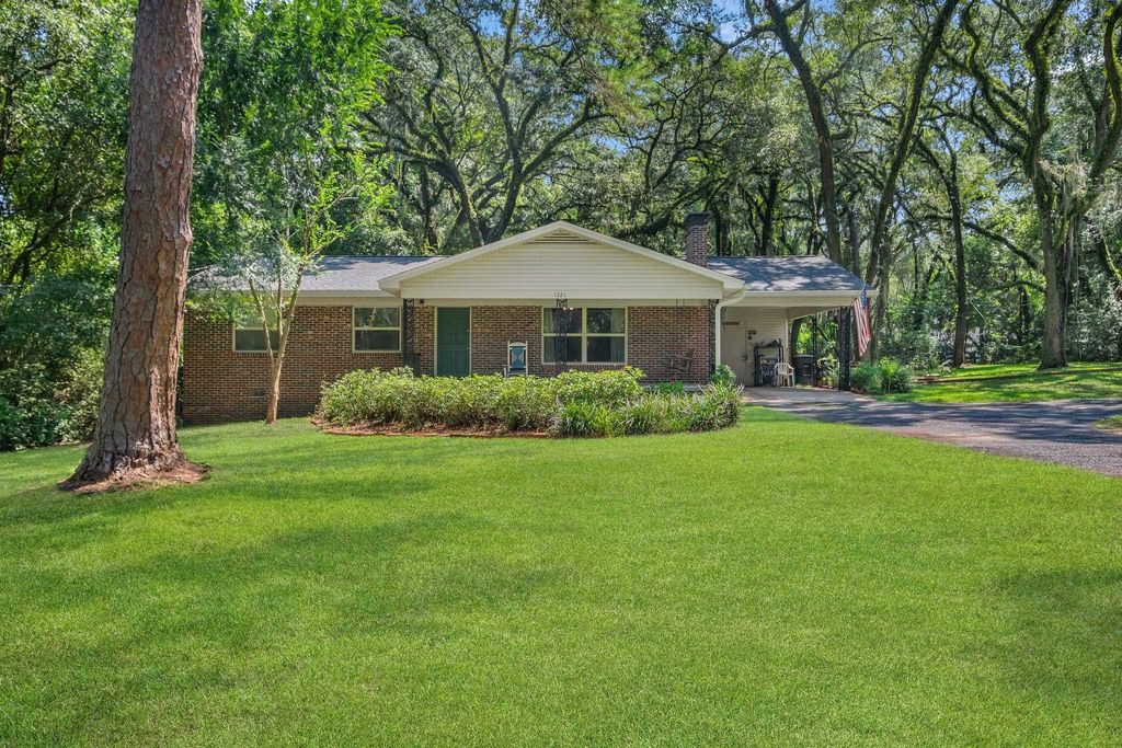 Photo of 1321 High Rd Rd, Tallahassee, FL 32304 (MLS # 390384)