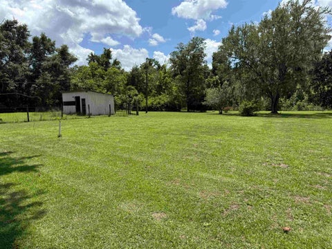 Tiny photo for 3692 Crawfordville Highway, Crawfordville, FL 32327 (MLS # 401961)