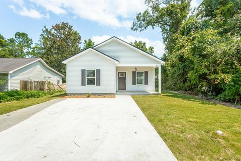 A home in CRAWFORDVILLE