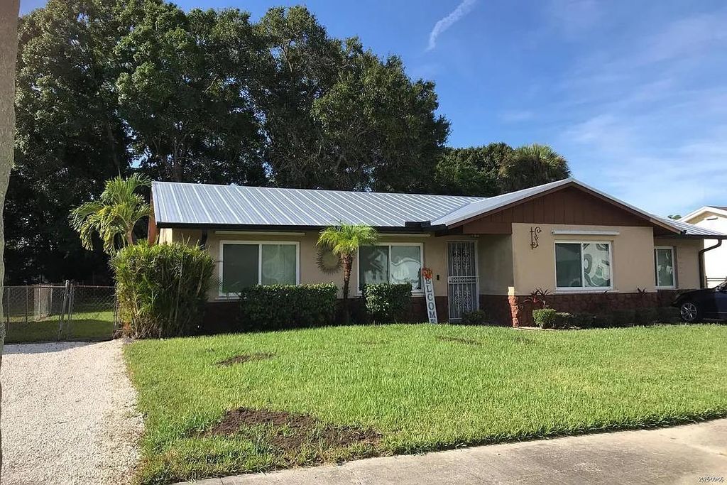 Photo of 3207 Jersey Court, Other Florida, FL 34947 (MLS # 391932)