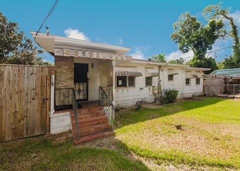 Photo of 2026 Desiree Court, Tallahassee, FL 32304 (MLS # 385326)