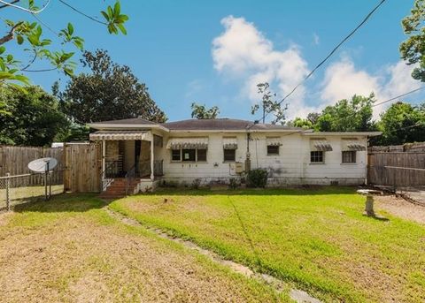 Tiny photo for 2026 Desiree Court, Tallahassee, FL 32304 (MLS # 385326)