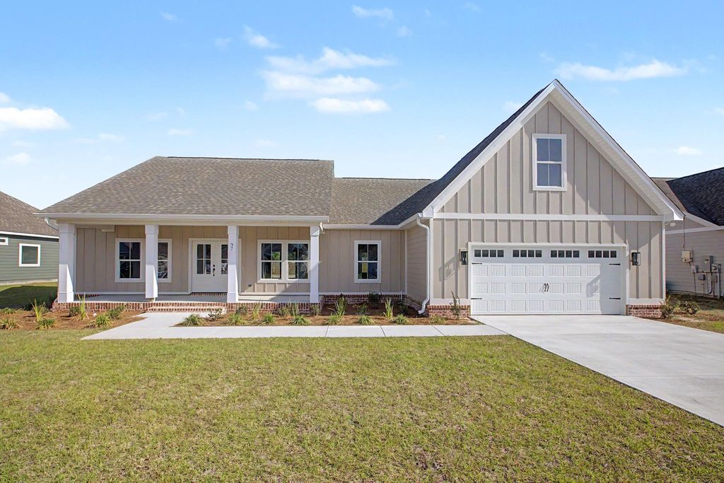 Photo of 37 Windsor Way, Crawfordville, FL 32327 (MLS # 399813)