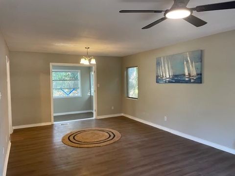 Tiny photo for 1402 W Tharpe Street St, Tallahassee, FL 32303 (MLS # 392316)