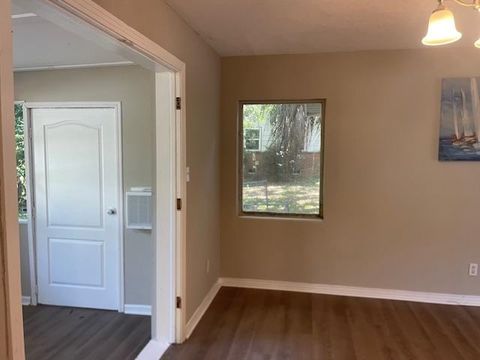 Tiny photo for 1402 W Tharpe Street St, Tallahassee, FL 32303 (MLS # 392316)