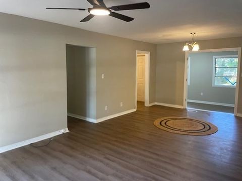 Tiny photo for 1402 W Tharpe Street St, Tallahassee, FL 32303 (MLS # 392316)