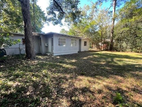 Tiny photo for 1402 W Tharpe Street St, Tallahassee, FL 32303 (MLS # 392316)