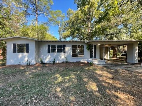 Photo of 1402 W Tharpe Street St, Tallahassee, FL 32303 (MLS # 392316)