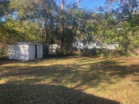 Tiny photo for 1402 W Tharpe Street St, Tallahassee, FL 32303 (MLS # 392316)