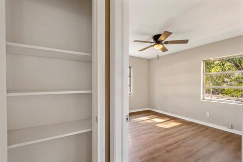 Tiny photo for 1402 W Tharpe Street St, Tallahassee, FL 32303 (MLS # 392316)