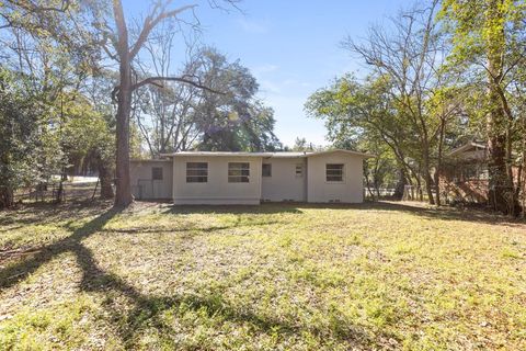 Tiny photo for 1402 W Tharpe Street St, Tallahassee, FL 32303 (MLS # 392316)