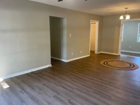 Tiny photo for 1402 W Tharpe Street St, Tallahassee, FL 32303 (MLS # 392316)