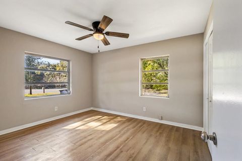 Tiny photo for 1402 W Tharpe Street St, Tallahassee, FL 32303 (MLS # 392316)