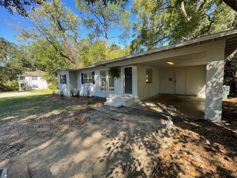 Tiny photo for 1402 W Tharpe Street St, Tallahassee, FL 32303 (MLS # 392316)